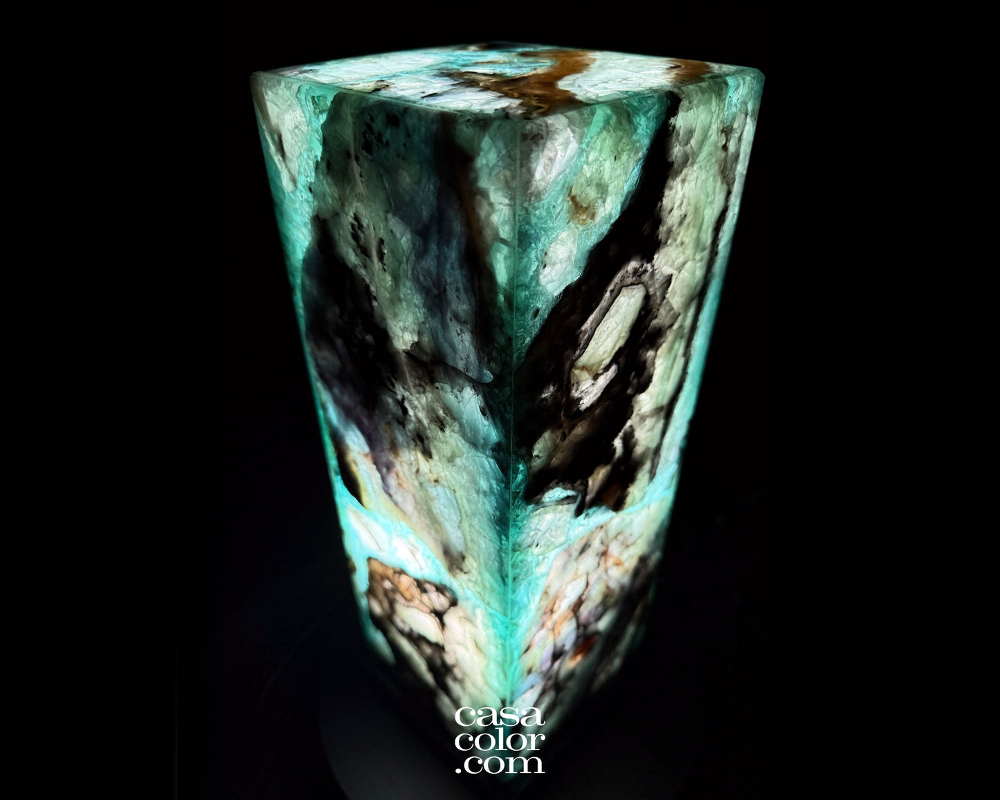 Fluorite lamp