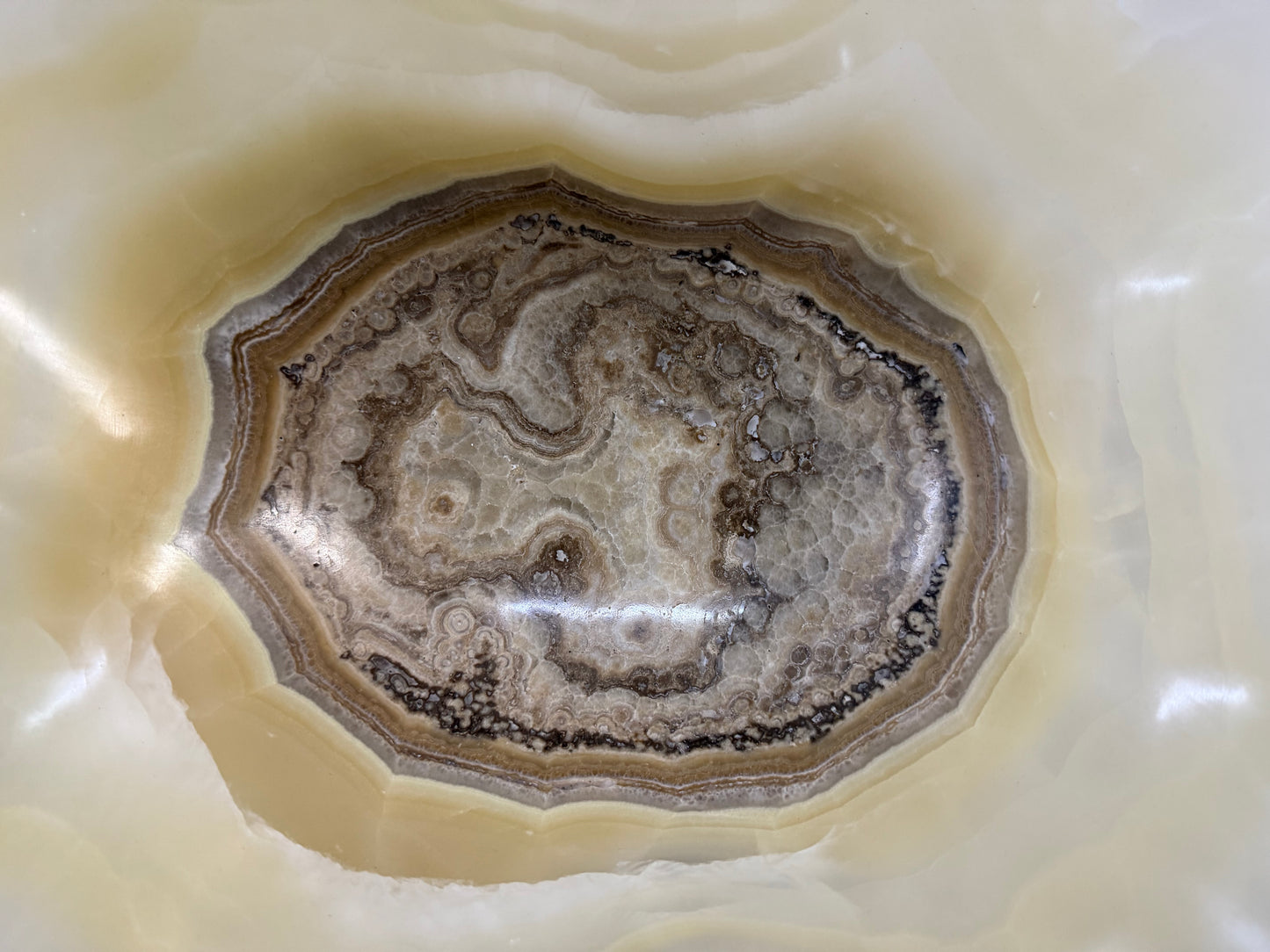 White Nacar Onyx with Brown Banding Bowl