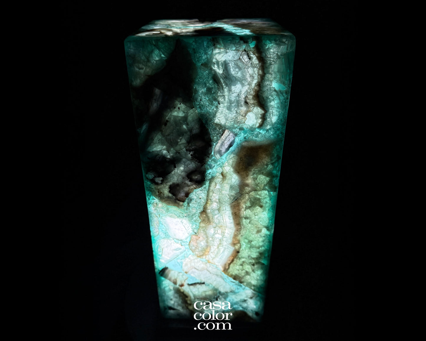 Fluorite lamp