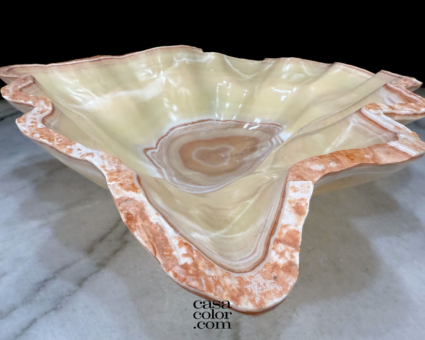 Eye Beta Onyx Beige and White Bowl 21.5"